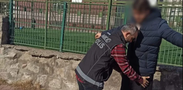 Yavuz Selim Ortaokulu Çevresinde Narko-Okul Denetimi: 3 Araç ve 19 Şahıs Sorgulandı