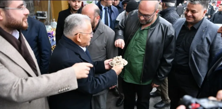 BAŞKAN BÜYÜKKILIÇ’TAN CAMİKEBİR’DE “GÖNÜL BELEDİYECİLİĞİ” BULUŞMASI