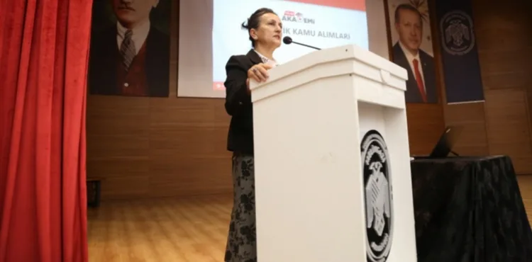 MELİKGAZİ BELEDİYESİ'NDE KAMU İHALE MEVZUATI EĞİTİMİ VERİLDİ