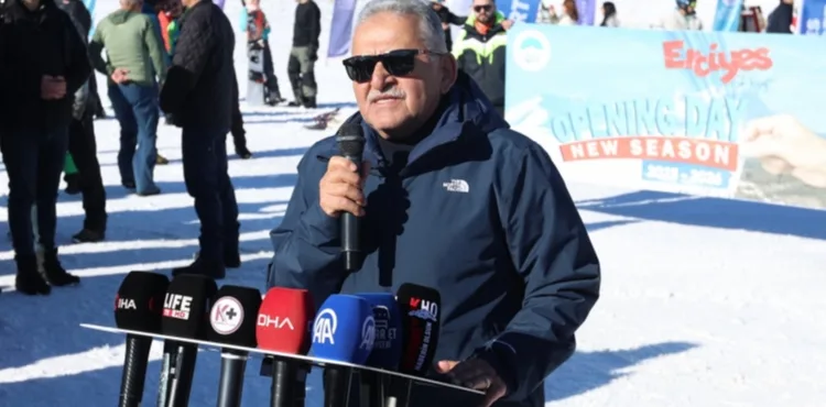 Başkan Büyükkılıç Zirvede, İlgiyle Beklenen Erciyes Kayak Sezonunu Açtı