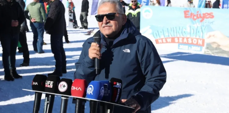 Başkan Büyükkılıç Zirvede, İlgiyle Beklenen Erciyes Kayak Sezonunu Açtı