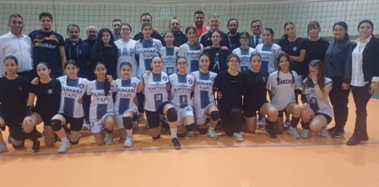 Gazeteciler ile ERVA Spor Okulları öğrencilerinden dostluk maçı