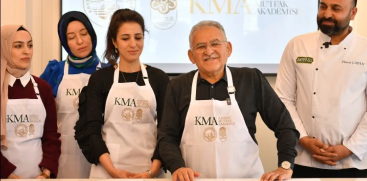 BÜYÜKKILIÇ, KAYSERİ MUTFAK AKADEMİSİ’NİN ŞEF VE AŞÇI EĞİTİMLERİNE BAŞLAYACAĞINI DUYURDU