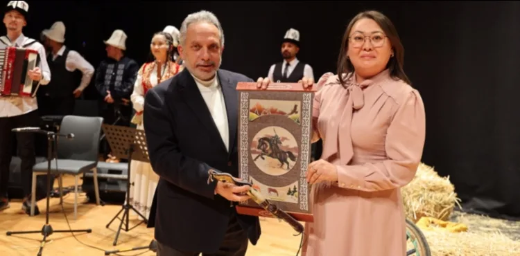 TALAS’A GÖNÜL KÖPRÜSÜ CENGİZ AYTMATOV’A TALAS’TA GÖRKEMLİ ANMA