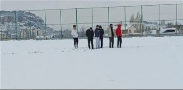 Kayseri’de amatör maçlara kar engeli