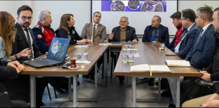 BAŞKAN BÜYÜKKILIÇ, OLASI AFETLERDE KULLANILACAK PARK ALANLARINA YÖNELİK TOPLANTIYA KATILDI
