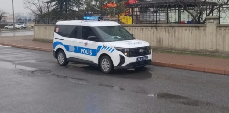 Aile içi kavgada kocasını bıçakla yaraladı