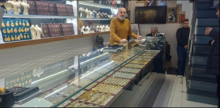 Uzmanından dikkat çeken altın tahmini: Çeyrek altının 20 bin liraya ulaşması şaşırtıcı olmaz