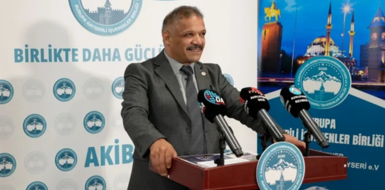 AKİB Başkanı Hızar: Avrupalı Türkler ve Göçmenler Bakanlığı artık bir zorunluluktur