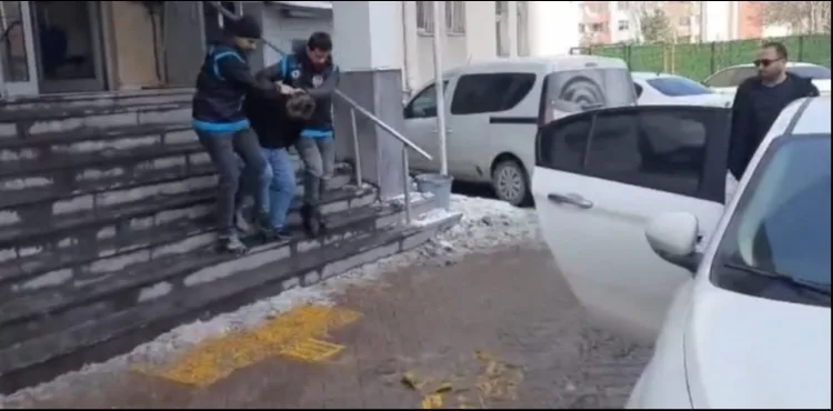 Tartıştığı arkadaşını bıçaklayarak öldüren şüpheli tutuklandı