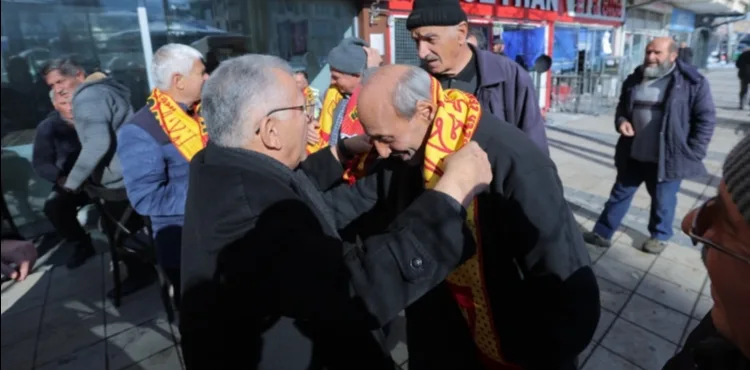 BAŞKAN BÜYÜKKILIÇ’TAN HACILAR’DA GÖNÜLLERE DOKUNAN ZİYARET