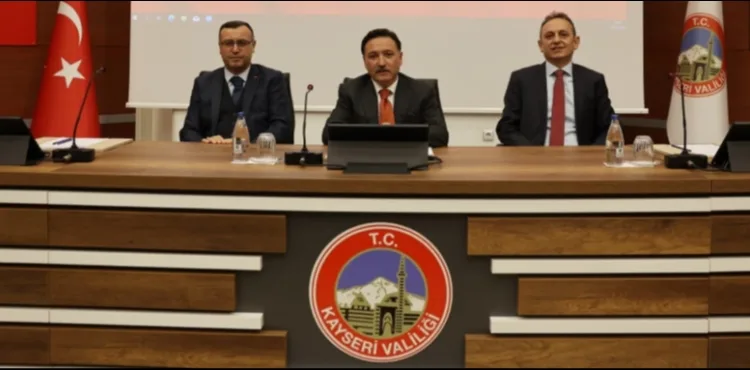 Vali Gökmen Çiçek, hakim ve savcı yardımcılarıyla bir araya geldi
