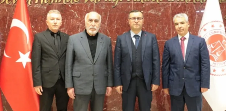 Kayseri Cumhuriyet Başsavcısı Korkmaz’dan Karamustafaoğlu’na teşekkür plaketi