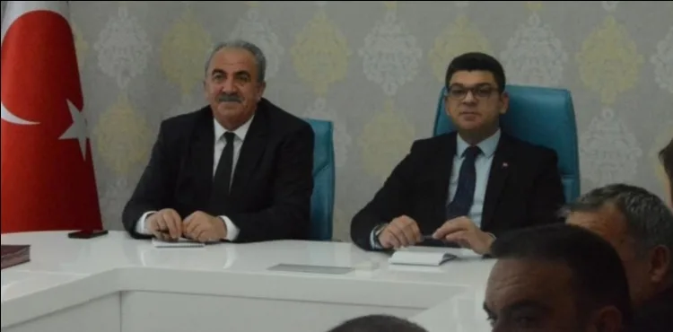 Felahiye’de Kaymakam Öztoprak ve Başkan Güleser, muhtarlarla buluştu