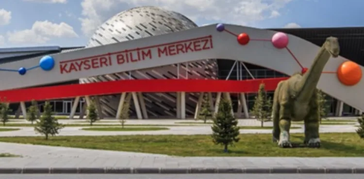 KAYSERİ BİLİM MERKEZİ, ETKİNLİKLERLE YARIYILDA ÖĞRENCİLERLE