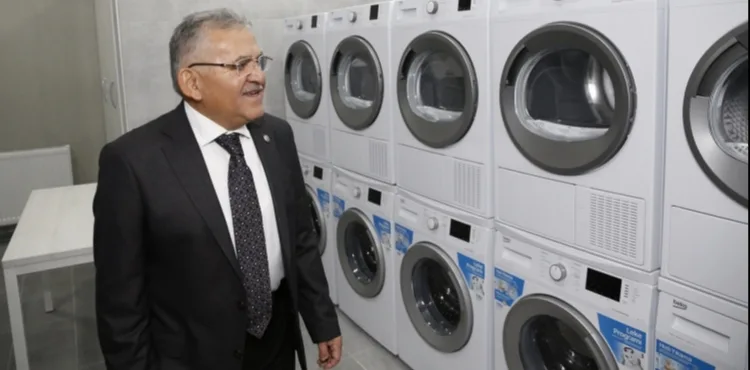 BAŞKAN BÜYÜKKILIÇ’TAN ÖĞRENCİLERE ANLAMLI DESTEK: BÜYÜKŞEHİR 11 BİN ÖĞRENCİNİN ÇAMAŞIRINI ÜCRETSİZ YIKADI