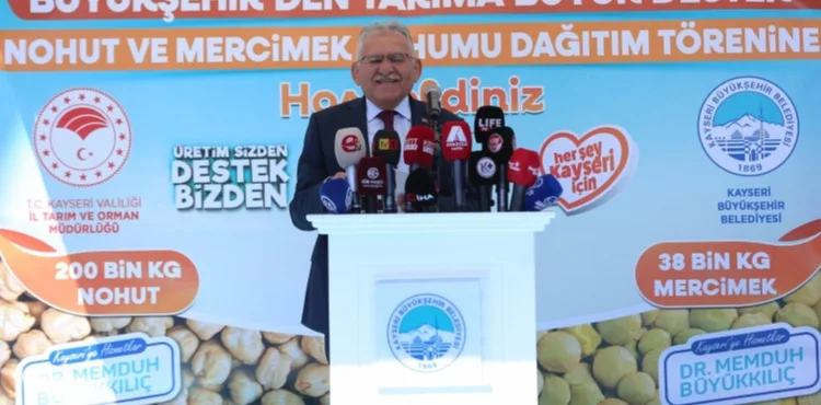 ÜRETİCİNİN EN GÜÇLÜ DESTEKÇİSİ BÜYÜKŞEHİR’DEN 1 YILDA 12 MİLYON TL’LİK TOHUM DAĞITIMI