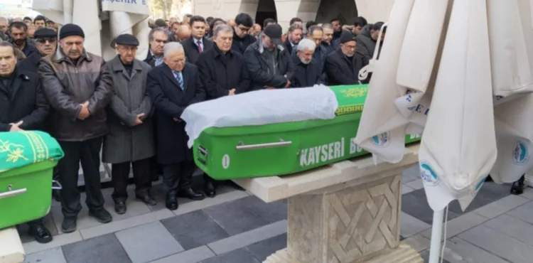 11.Cumhurbaşkanı Gül'ün vefat eden yengesi son yolculuğuna uğurlandı