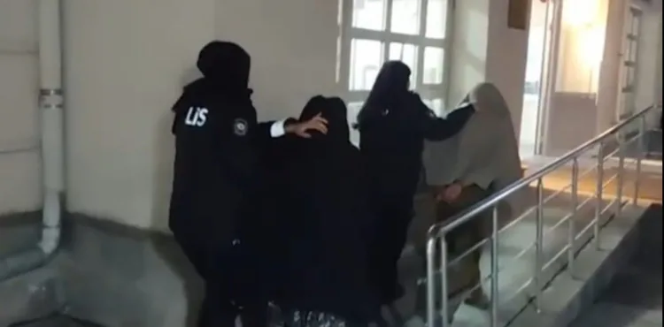 Fuhuş pazarlığı yaptıkları 78 yaşındaki şahsı yağmalayan 2 kişi yakalandı