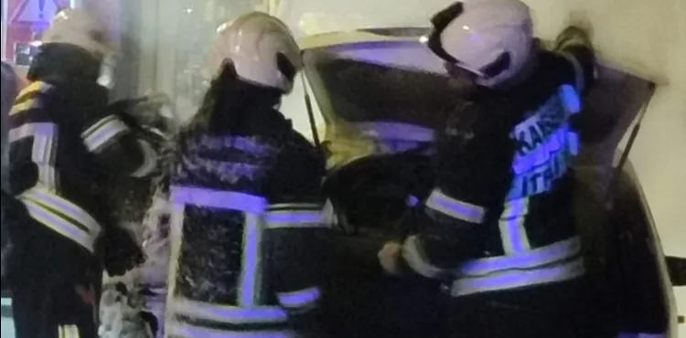 Kayseri’de park halindeki otomobil alev aldı