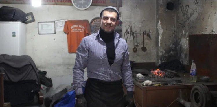 Arkadaşının tavsiyesiyle başladı; 5 yıldır kalaycılık yapıyor