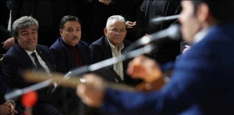 BÜYÜKKILIÇ, COŞKULU 4. ULUSLARARASI ÂŞIKLAR ŞÖLENİ’NDE VATANDAŞLAR VE ÂŞIKLAR İLE BULUŞTU