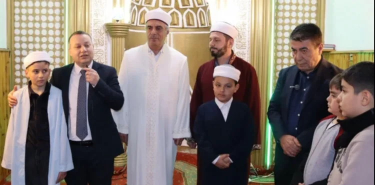 Kur’an-ı Kerim yarışmasında dereceye giren 3 öğrenciye umre hediyesi