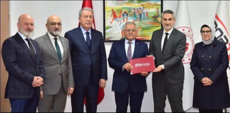 BAŞKAN BÜYÜKKILIÇ’TAN KAYSERİ SPORUNA DEV HAMLE: BAŞKENTTE İMZALAR ATILDI