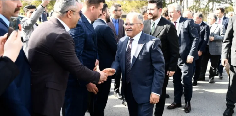BAŞKAN BÜYÜKKILIÇ, TOPLU İŞ SÖZLEŞME TÖRENİ’NDE, PERSONELİN SEVİNCİNE ORTAK OLDU