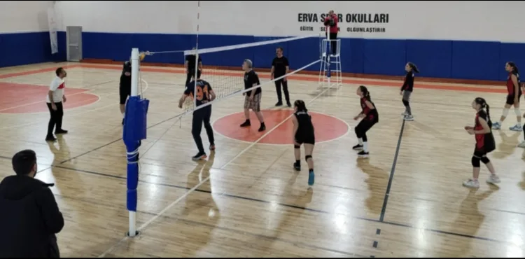 Vali Gökmen Çiçek: Bugün çığ gibi büyüyen dev gibi bir aile olduk