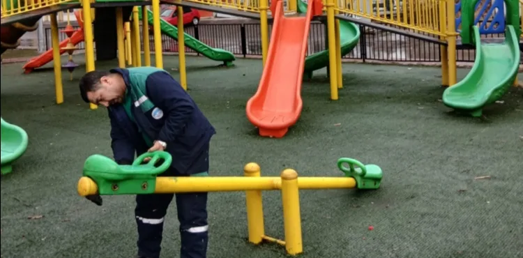BÜYÜKŞEHİR’DEN PARK, BAHÇE VE YEŞİL ALANLARDA BAKIM ONARIM ÇALIŞMASI