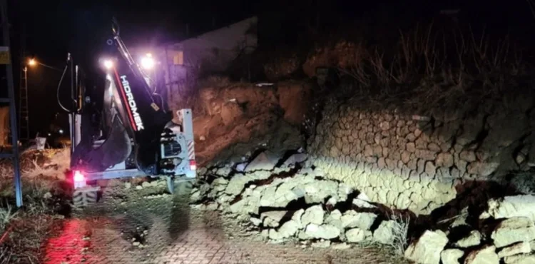 Özvatan’da heyelan