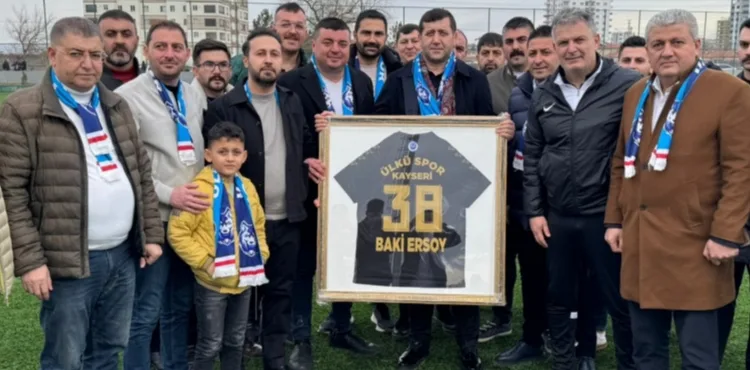 Baki Ersoy’dan Kayseri Ülküspor’a şampiyonluk maçında destek