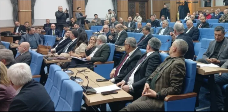 Büyükşehir meclisinde emekliler için 1 kilo et ve 4 ekmek teklifi