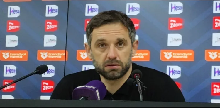 Kayserispor'da Djalovic'den istifa sorusuna 'Ben sıkı çalışmaya devam ediyorum' yanıtı
