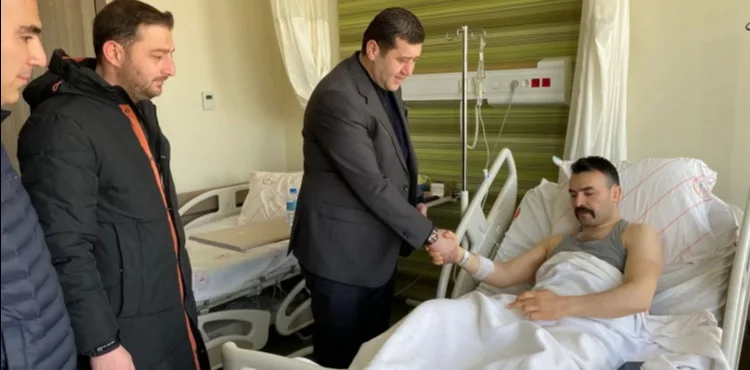 MHP'li Ersoy'dan operasyonda yaralanan özel harekat polisine ziyaret