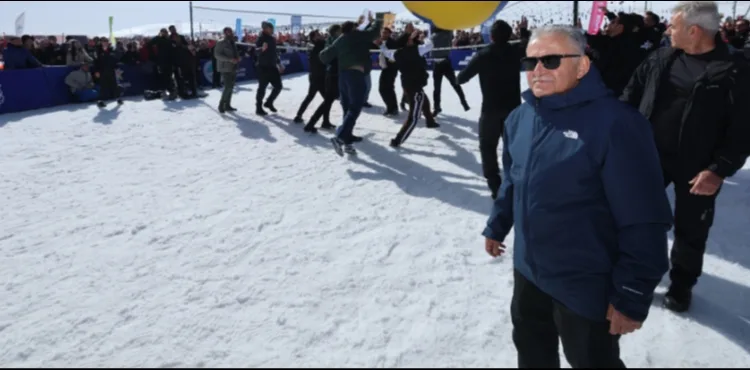 ZİRVEDE MUHTEŞEM FİNAL: ERCİYES KIŞ SPOR FESTİVALİ’NE BİNLERCE KATILIM