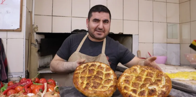 Ramazan'da sıcak fırın başında zorlu mesai