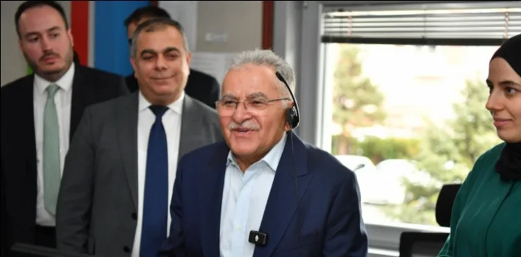 BAŞKAN BÜYÜKKILIÇ, KASKİ’DEKİ 185 ÇAĞRI MERKEZİ’NDE TELEFONLARI CEVAPLADI