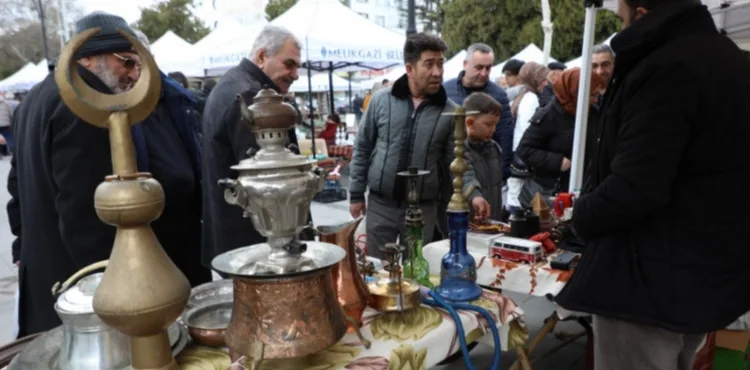 MELİKGAZİ BELEDİYESİ’NDEN ŞEHRİN MERKEZİNDE ANTİKA MOLASI