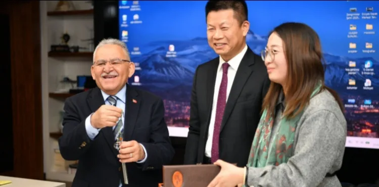 BAŞKAN BÜYÜKKILIÇ, YERLİ VE YABANCI YATIRIMCILARI AĞIRLADI