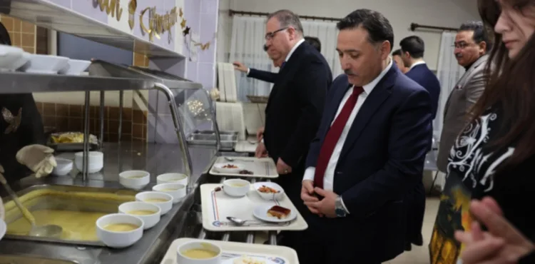 Vali Çiçek, Sümer Fen Lisesi öğrencileriyle iftarda buluştu
