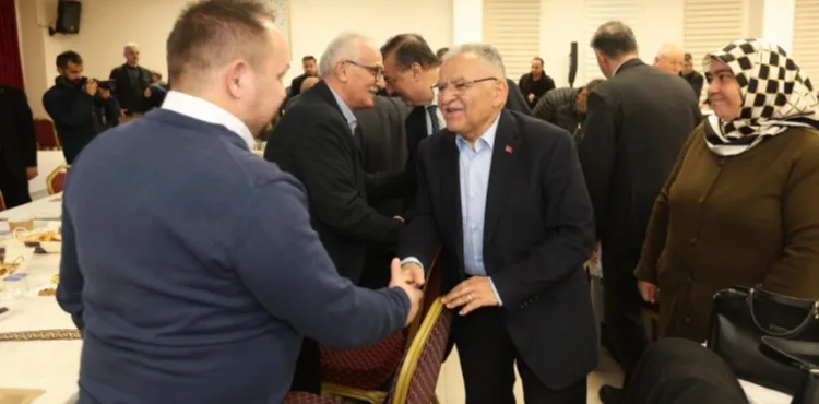 BAŞKAN BÜYÜKKILIÇ’TAN YAHYALI VE YEŞİLHİSAR’A RAMAZAN AYI ZİYARETLERİ: GECE GÜNDÜZ DEMEDEN…