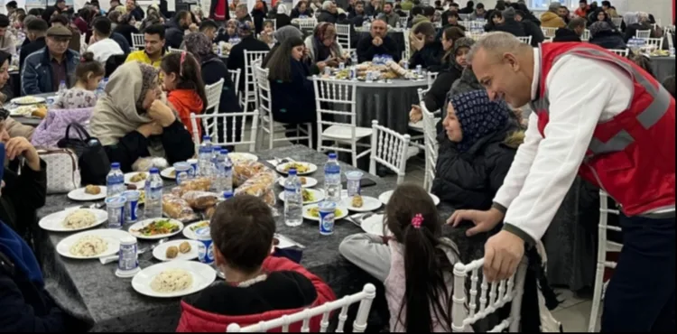 Ramazan’ın Bereketi Vakıf Sofralarında Yaşatılıyor