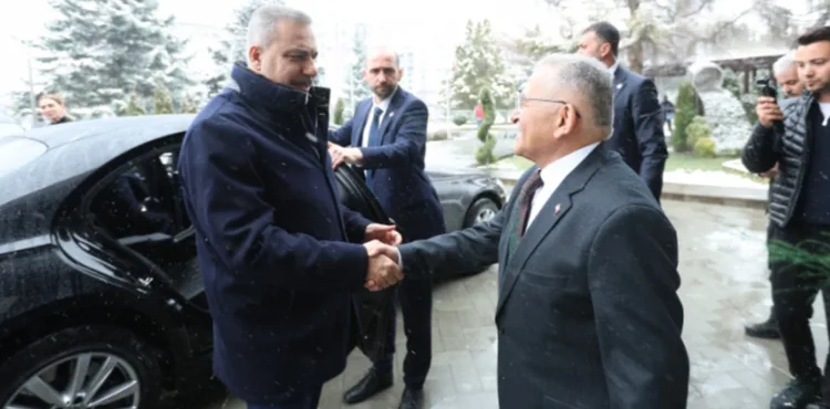 DIŞİŞLERİ BAKANI FİDAN’DAN BAŞKAN BÜYÜKKILIÇ’A ZİYARET