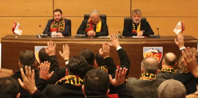 Kayserisporspor’da güven tazeleyen Başkan Açıkalın: Şu an borcumuz 900 milyon TL civarına düşmüş durumda