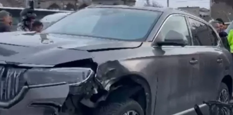 Kayseri’de otomobil yayalara çarptı: 5 yaralı