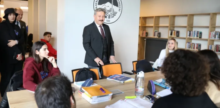 GENÇLERİN GELECEĞİ MELİKGAZİ’NİN DESTEKLERİYLE YÜKSELİYOR