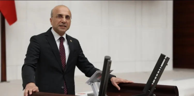 Emekli ikramiye bekliyor, iktidar bedelli askerlikten fon arıyor