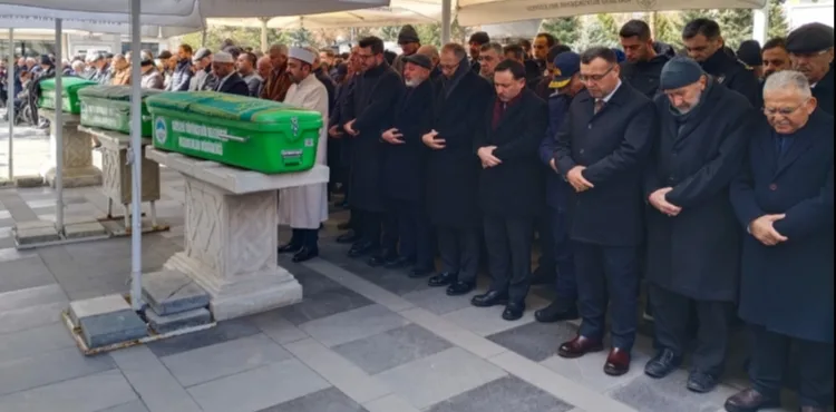 Başkan Çolakbayrakdar’ın hayatını kaybeden babası son yolculuğuna uğurlandı